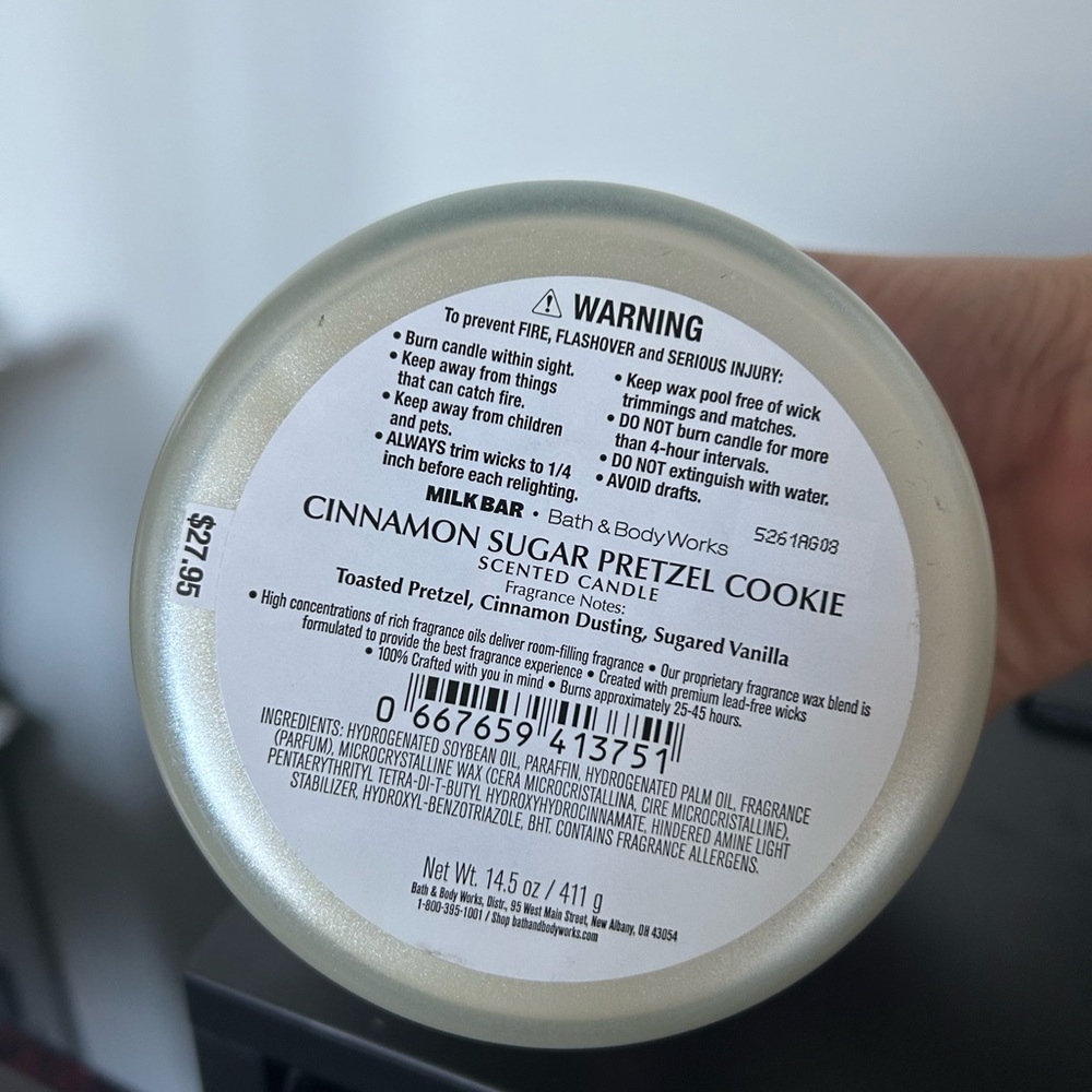 Milk Bar Cinnamon Sugar Pretzel Cookie 3 Wick candle- Bath & Body Works - Picture 3 of 3